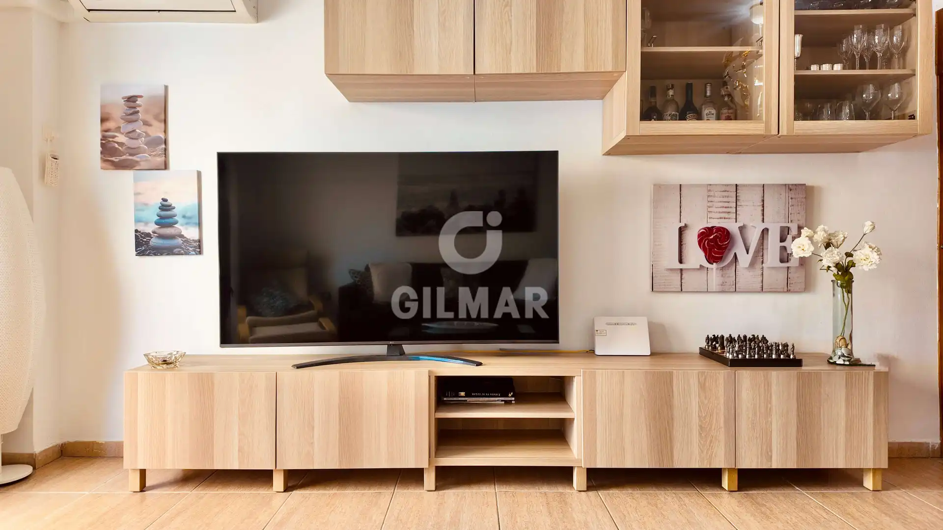 Sala de estar de Ático en venta en Torremolinos con Calefacción, Jardín privado y Trastero
