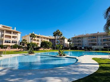 Flat with pool for sale in Orihuela Costa