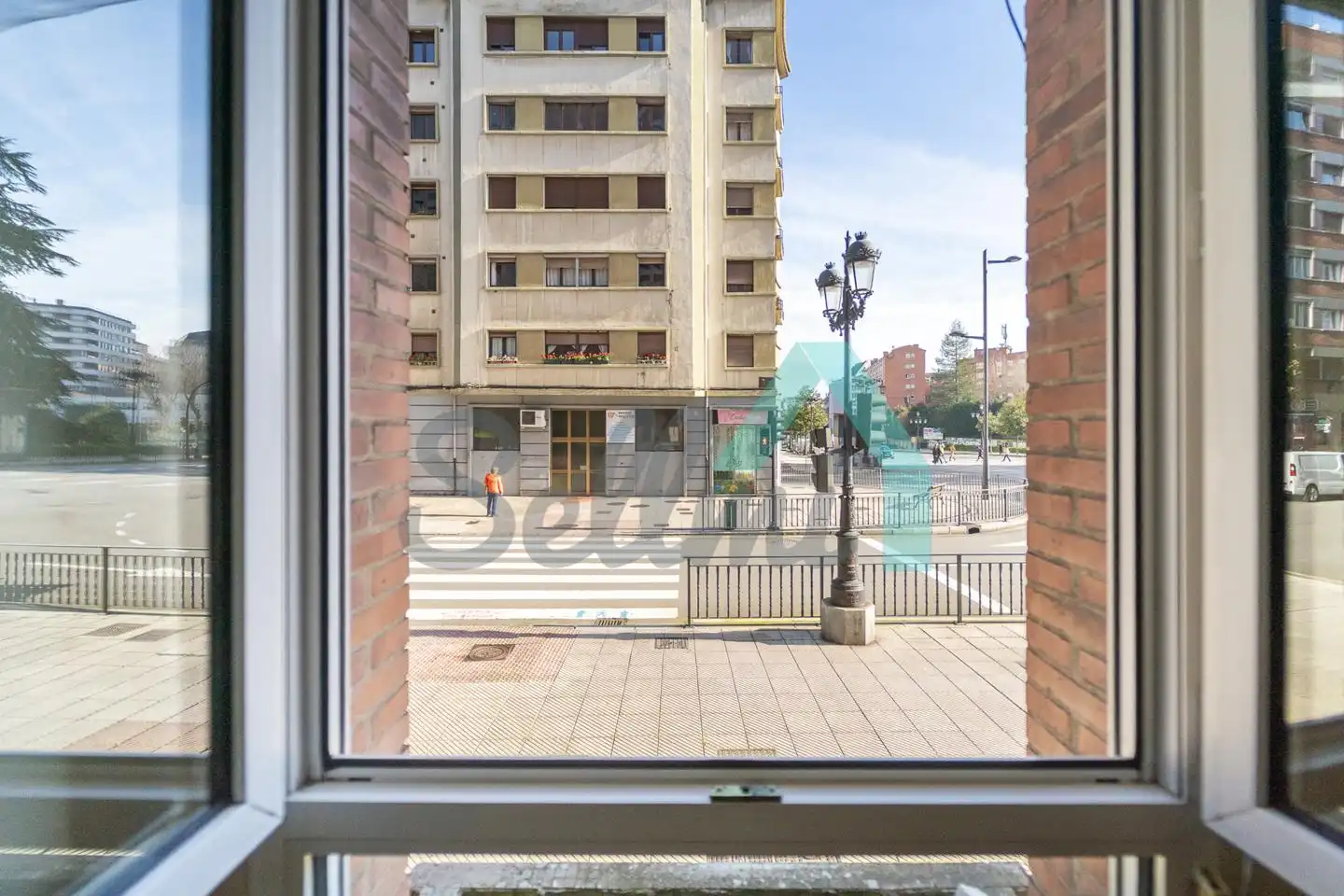 Vista exterior de Piso en venta en Oviedo  con Calefacción, Parquet y Terraza