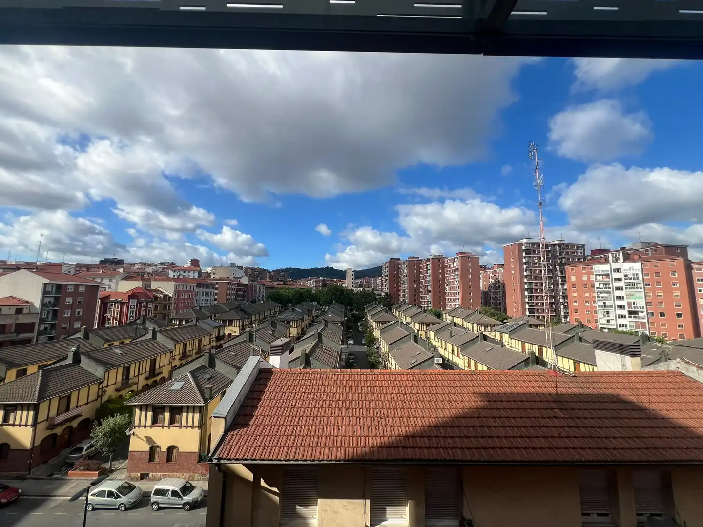 Vista exterior de Pis en venda en Bilbao  amb Calefacció i Balcó
