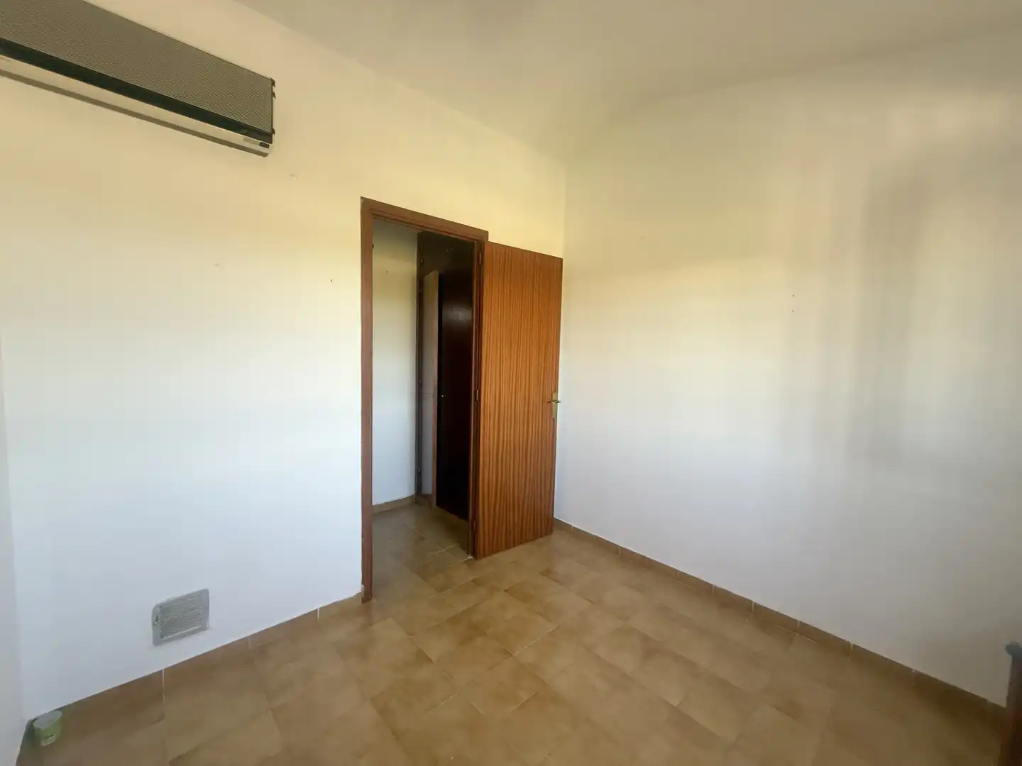 Schlafzimmer von Einfamilien-Reihenhaus zum Verkauf in Creixell mit Klimaanlage, Heizung und Terrasse