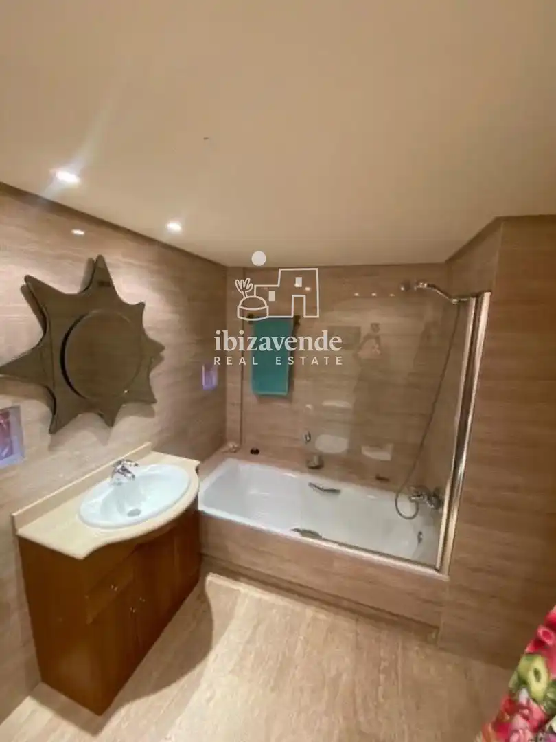 Bathroom of Flat for rent in Santa Eulària des Riu  with Terrace, Storage room and Swimming Pool