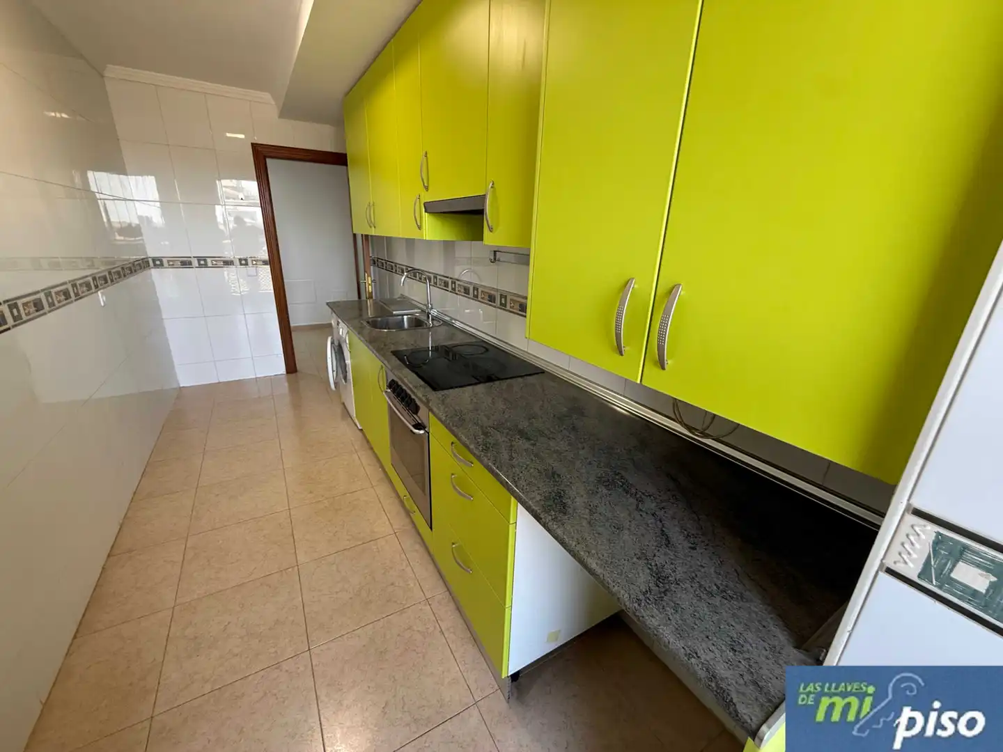 Cocina de Piso en venta en Santovenia de Pisuerga con Calefacción, Terraza y Trastero