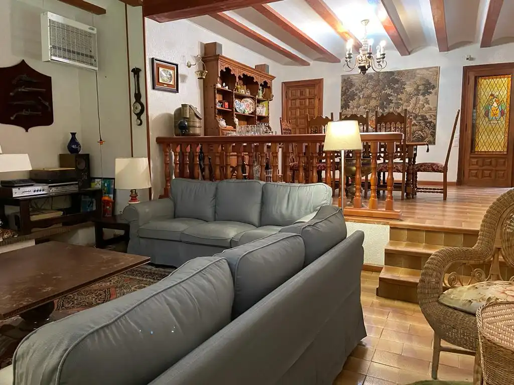 Sala d'estar de Casa o xalet en venda en Castañares de Rioja amb Calefacció, Jardí privat i Parquet