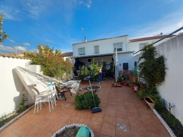 Casa adosada en Venta en N/A en Martos