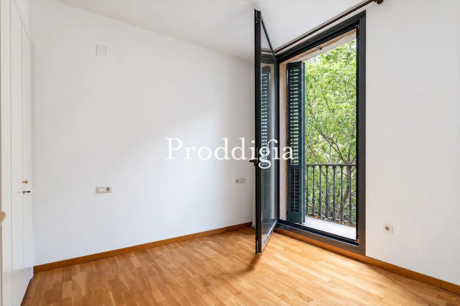 Piso con ascensor en venta en Consell de Cent, imagen 4