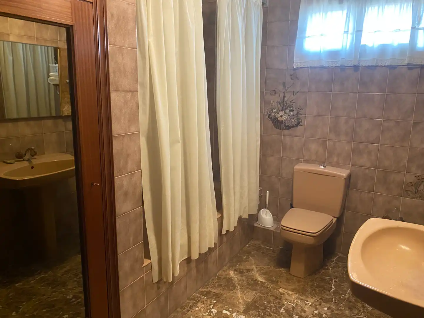 Baño de Piso en venta en Huesca con Calefacción, Terraza y Trastero