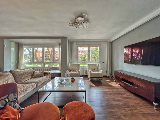 Piso en Venta en  Avenida Torreon del Alcazar 1, 1 en El Torreón - Los Ángeles - El Pilar