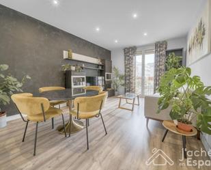 Sala d'estar de Apartament en venda en  Barcelona Capital amb Aire condicionat, Parquet i Moblat