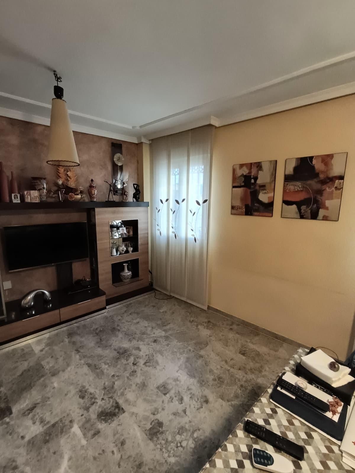 Sala d'estar de Casa adosada en venda en  Córdoba Capital amb Aire condicionat, Terrassa i Traster