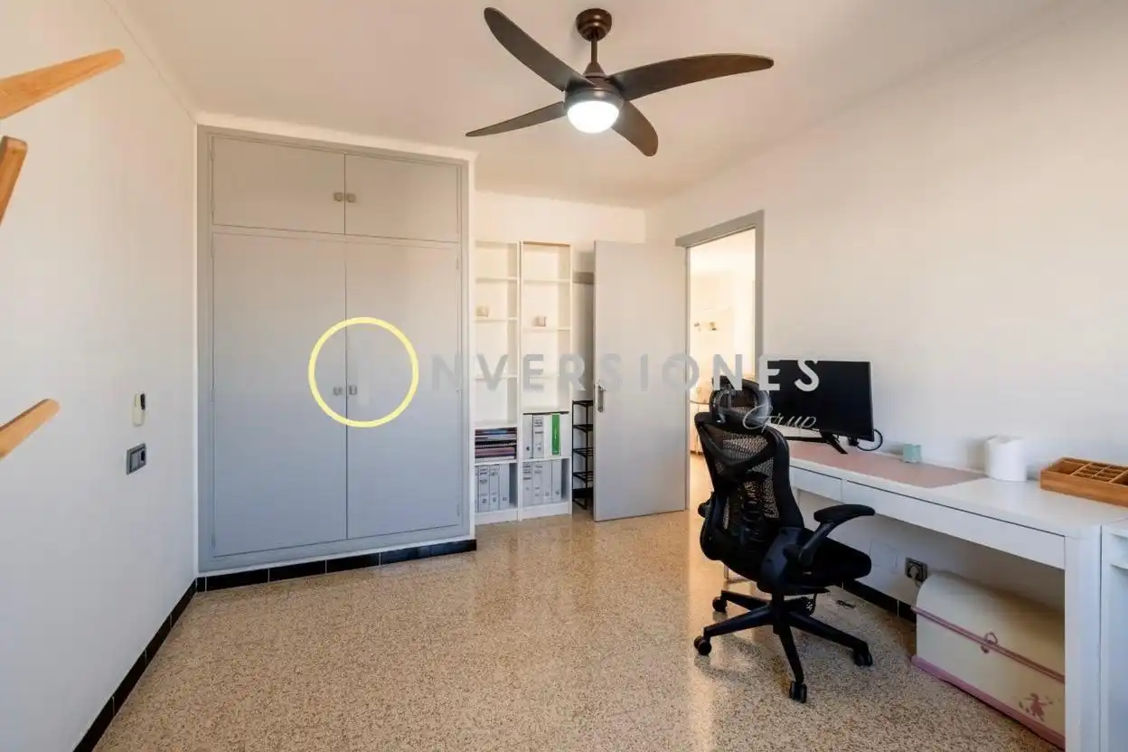 Wohnung zum Verkauf in Pollença mit Klimaanlage, Terrasse und Abstellraum