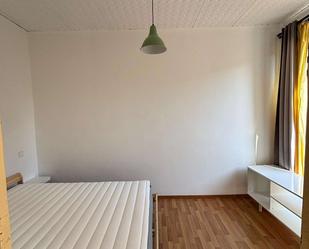 Bedroom of Flat to share in  Barcelona Capital  with Air Conditioner, Heating and Terrace