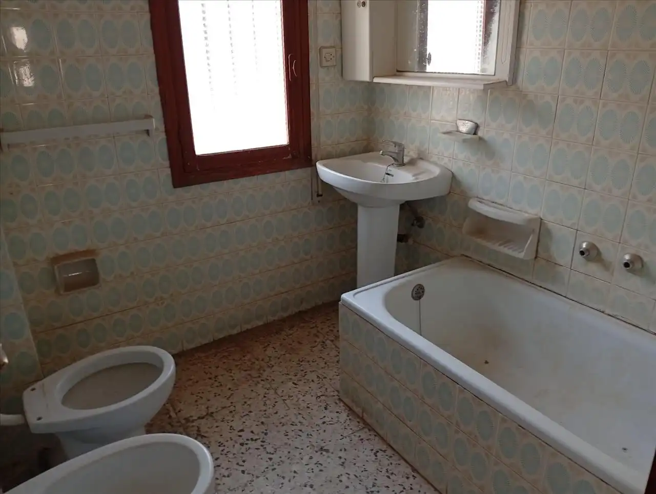 Badezimmer von Wohnung zum Verkauf in Berja mit Balkon