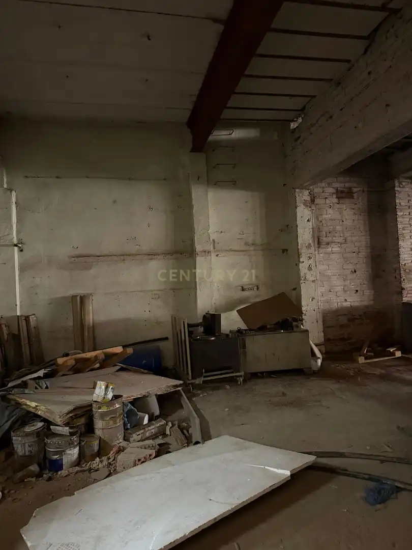 Industrial building with lift for sale in Zona Industrial, imagen 36