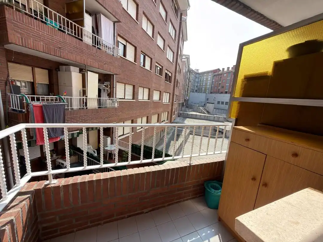 Terrasse von Wohnung zur Miete in Galdakao mit Heizung