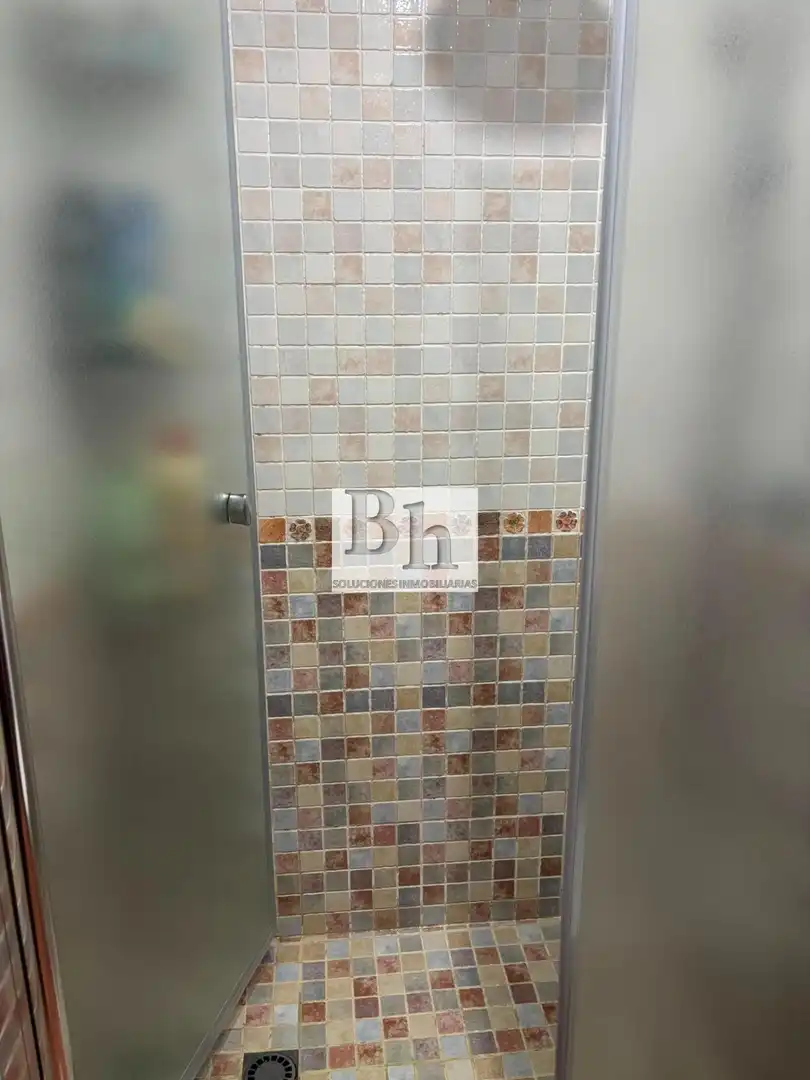 Badezimmer von Wohnung zum Verkauf in Málaga mit Klimaanlage, Privatgarten und Parkett