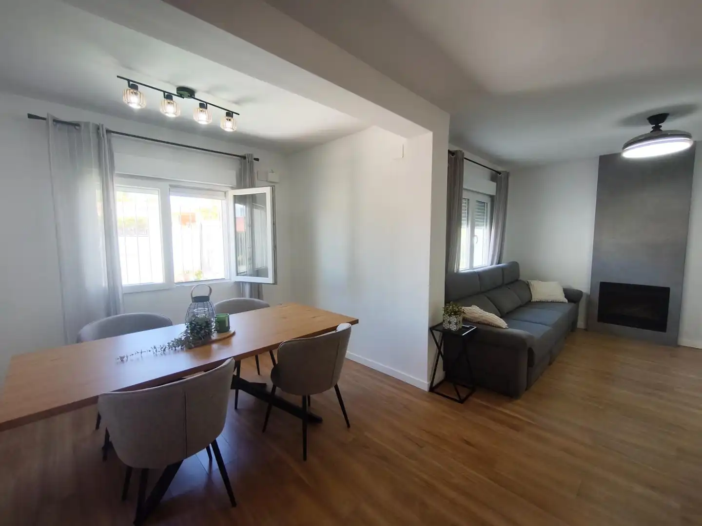Comedor de Casa o chalet en venta en San Vicente del Raspeig / Sant Vicent del Raspeig con Piscina comunitaria