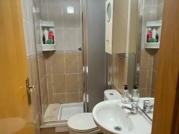 Bany de Pis en venda en  Barcelona Capital