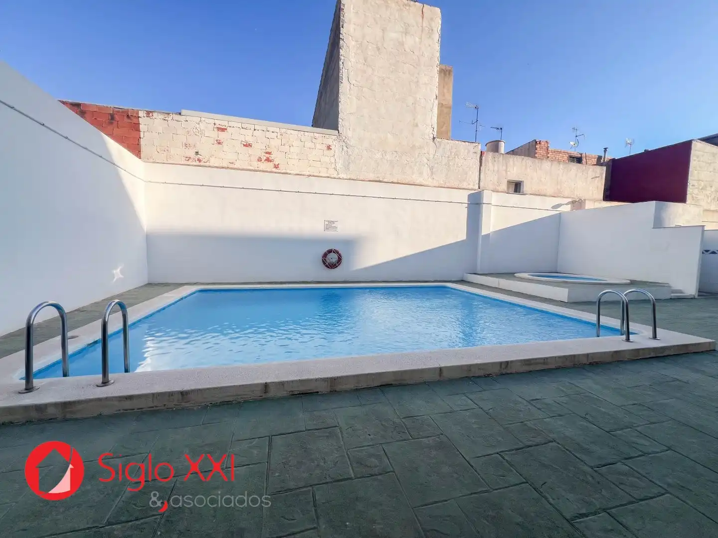 Swimming pool of Flat for sale in Madrigal 