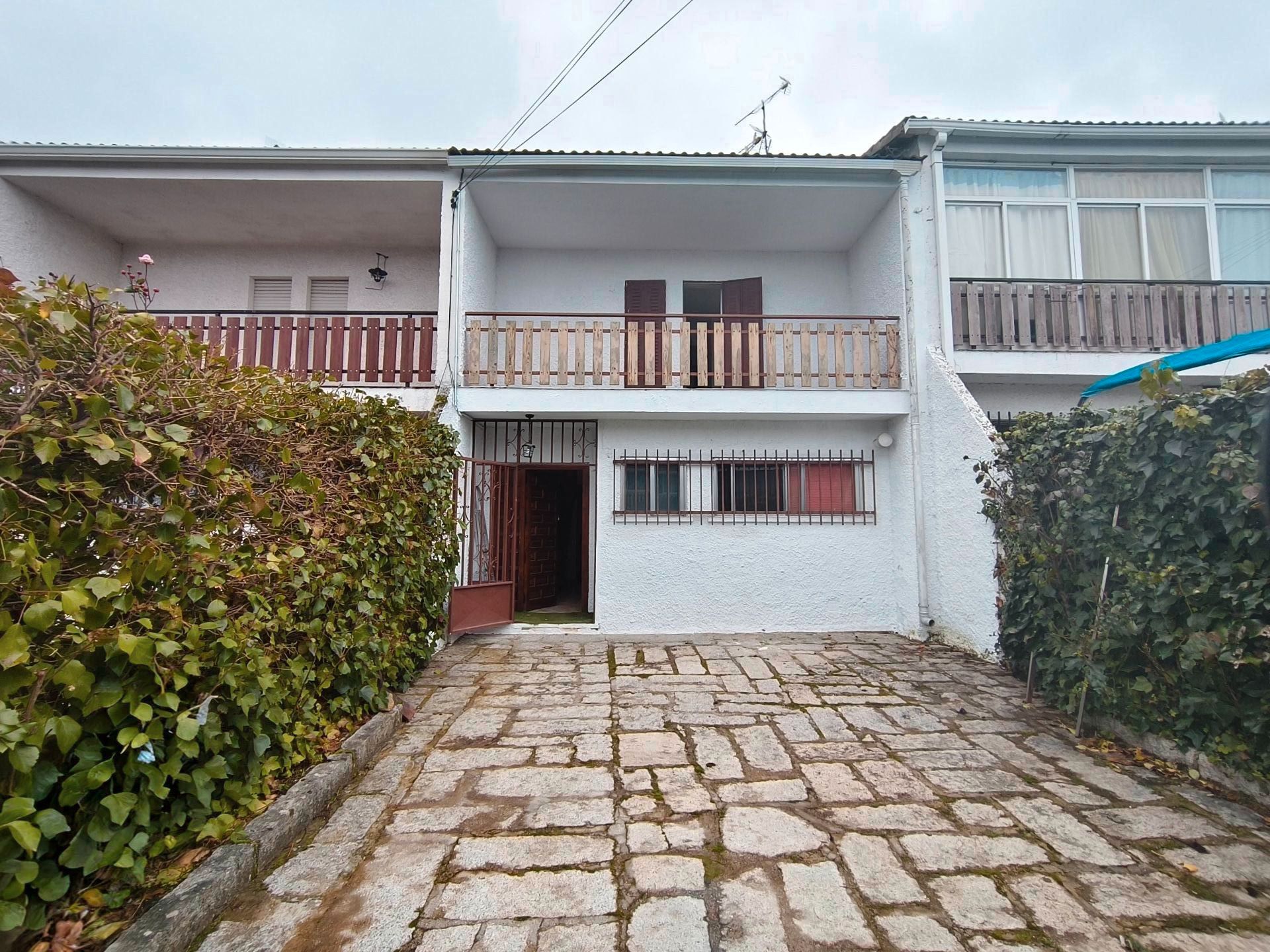 Außenansicht von Haus oder Chalet zum verkauf in Cabanillas de la Sierra mit Klimaanlage, Heizung und Privatgarten