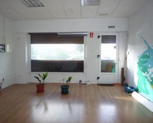 Office to rent in Camargo  with Air Conditioner