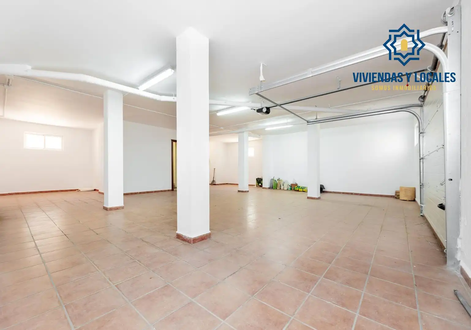 Houses for sale in Dílar  with Air Conditioner, Heating and Private garden
