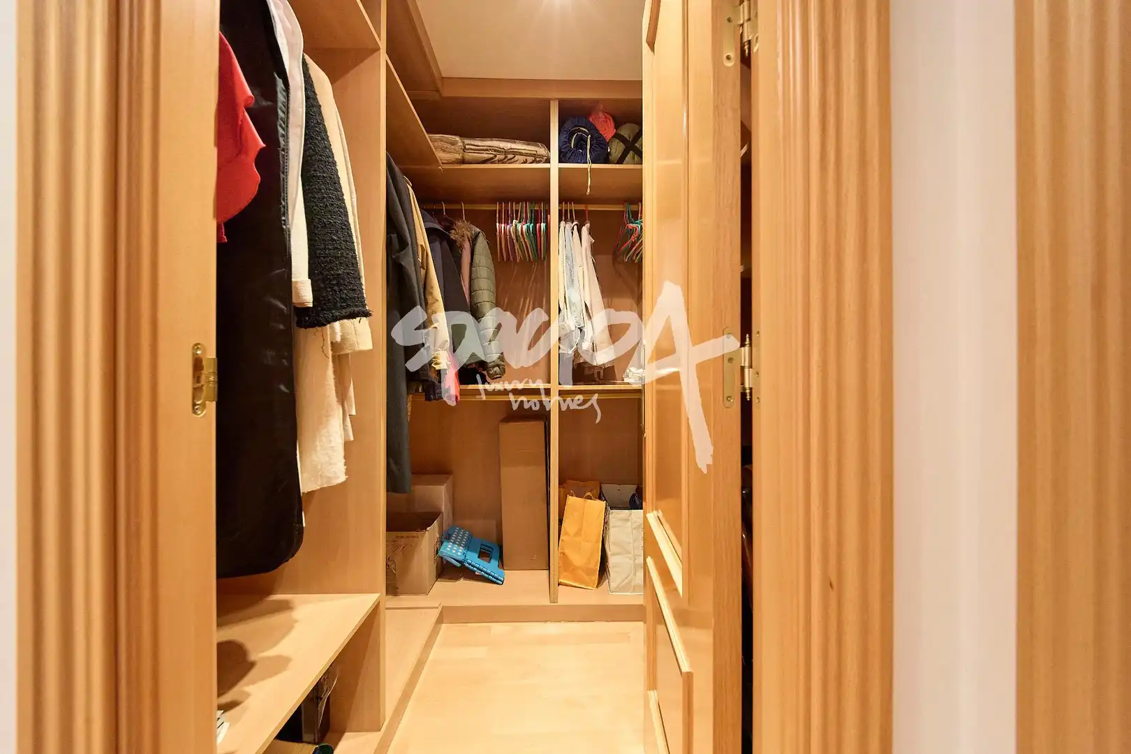 Schlafzimmer von Dachboden zum Verkauf in Majadahonda mit Heizung, Terrasse und Abstellraum