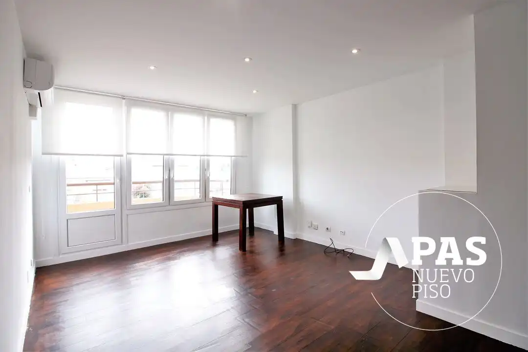 Sala de estar de Piso en venta en Santander con Aire acondicionado, Calefacción y Jardín privado