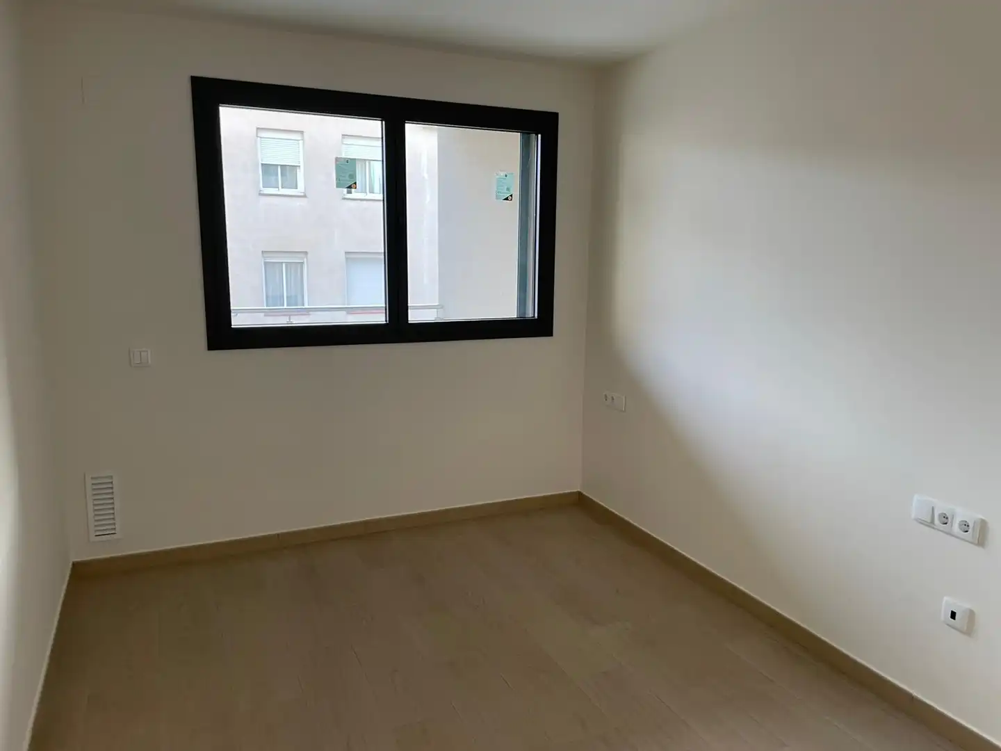 Appartamento con terrazza in vendita a Carrer de Cèsar Martinell i Brunet 19, imagen 5