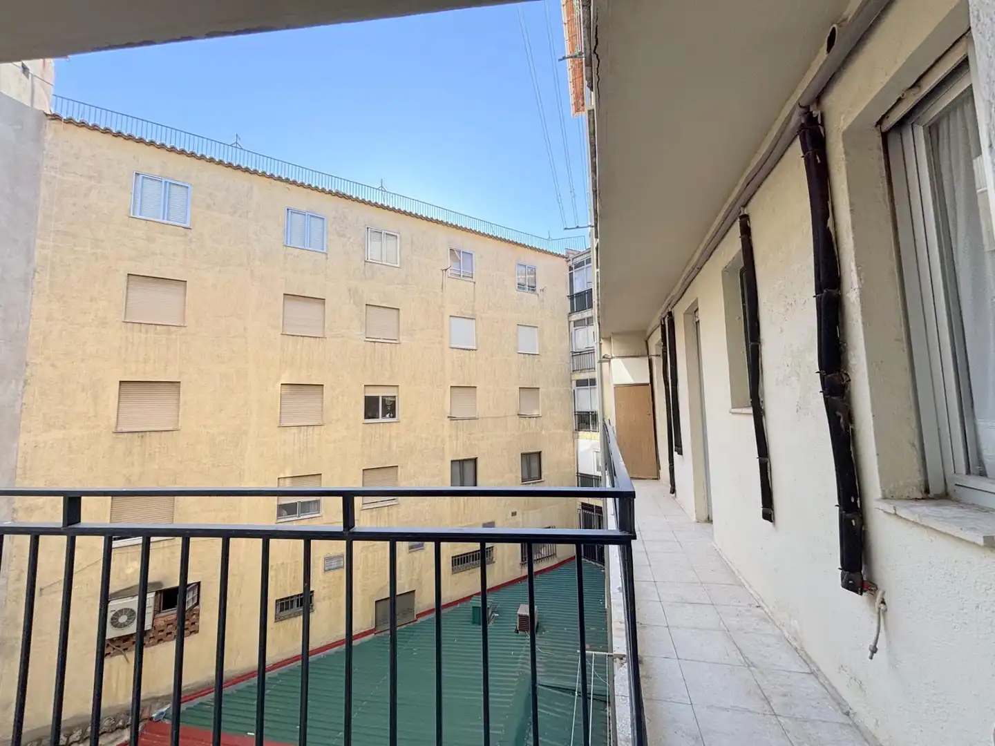 Vista exterior de Piso en venta en Ávila con Calefacción, Parquet y Terraza