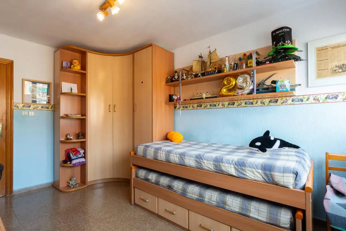 Habitación de Piso en venta en Valencia con Calefacción y Amueblado