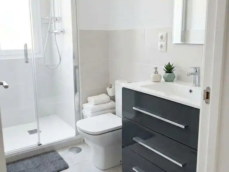 Bathroom of Flat for rent in Arganzuela