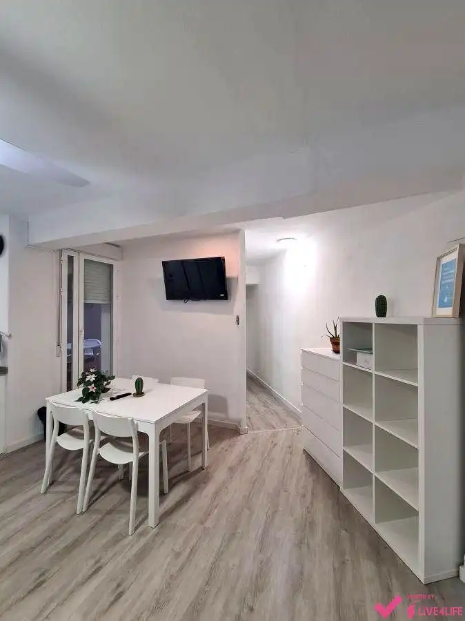 Piso de alquiler en Valencia con Terraza y Amueblado