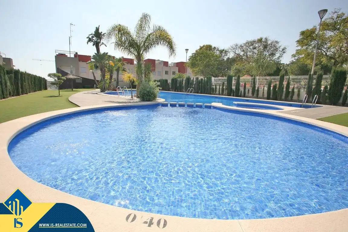 Bungalow amb piscina en venda a Nueva Torrevieja - Aguas Nuevas, imagen 50