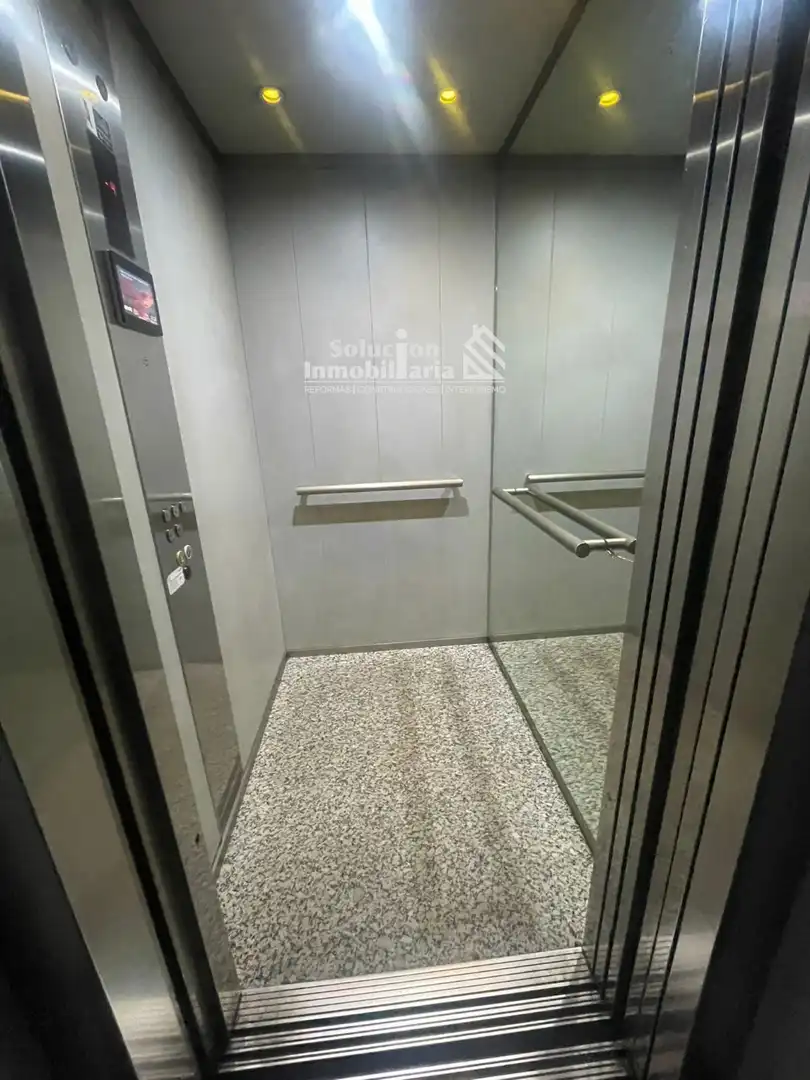 Bathroom of Garage for sale in Salamanca