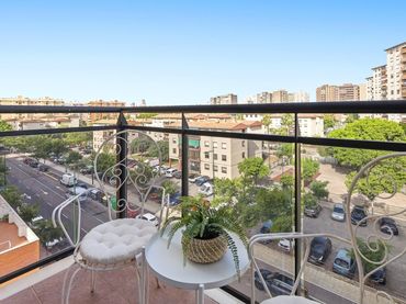 Flat with balcony for sale in Calle MIGUEL DE UNAMUNO