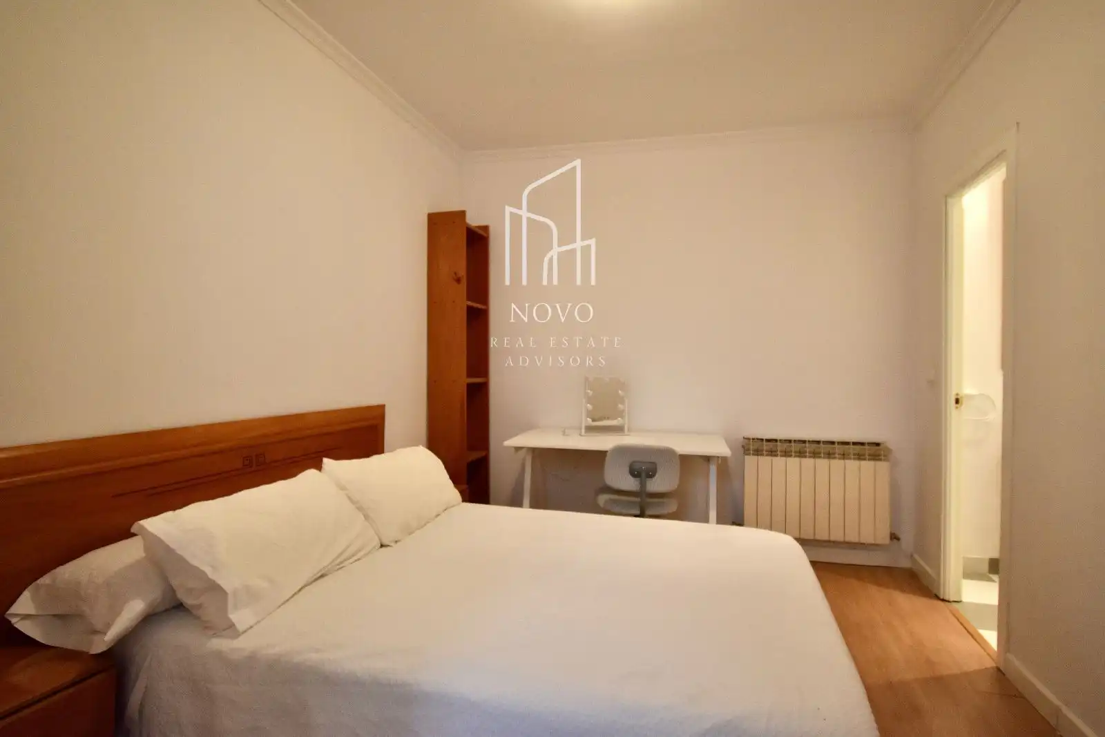 Schlafzimmer von Wohnung zur Miete in Madrid mit Heizung, Terrasse und Möbliert