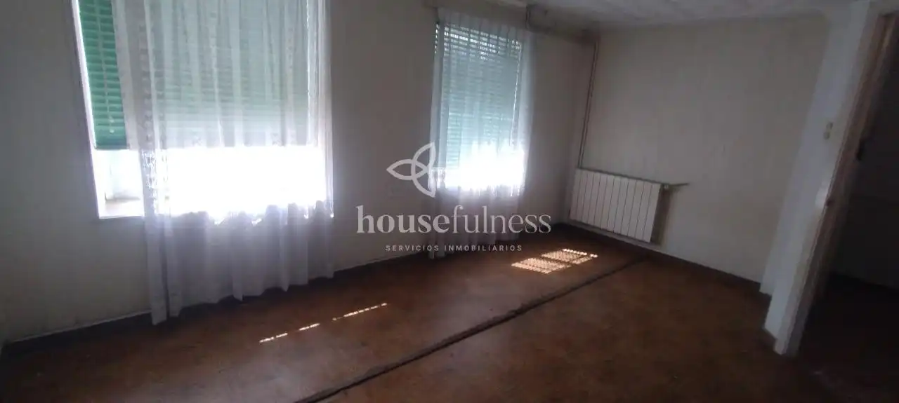 Casa o xalet en venda en Ferrol amb Calefacció, Jardí privat i Parquet