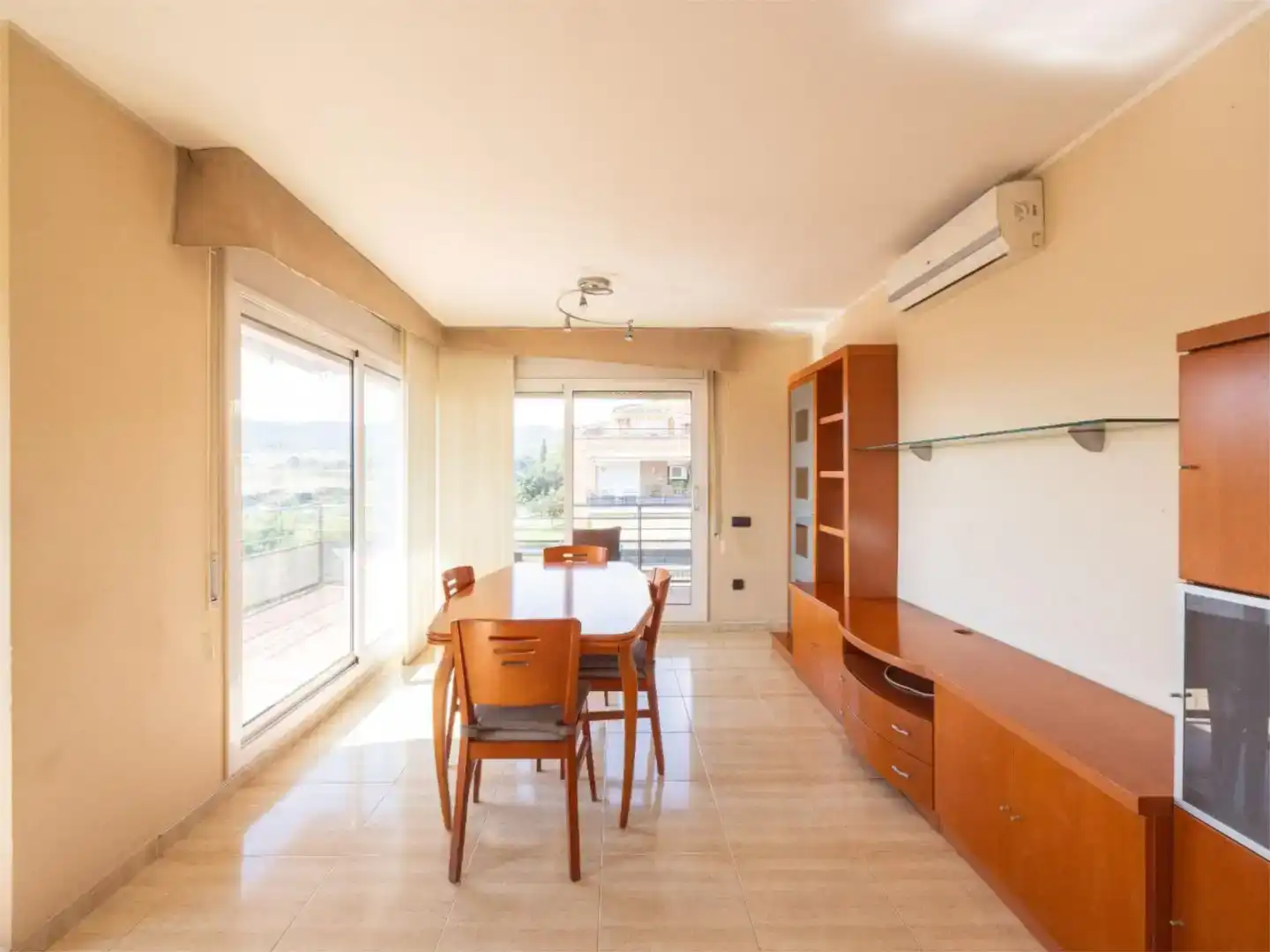 Comedor de Piso en venta en Terrassa con Aire acondicionado y Balcón