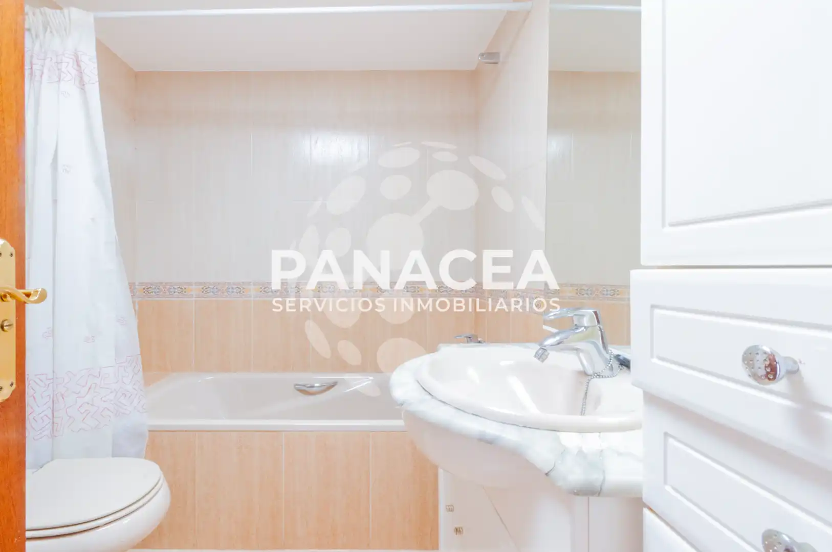 Bathroom of Flat for sale in Roquetas de Mar  with Balcony and Community pool