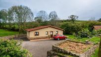 Vista exterior de Finca rústica en venda en Villafufre amb Calefacció i Jardí privat