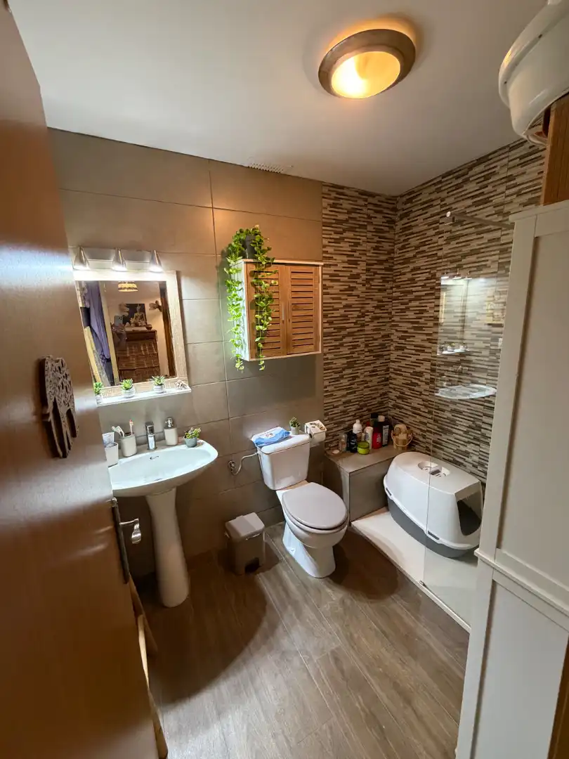 Baño de Piso en venta en La Línea de la Concepción con Aire acondicionado, Terraza y Amueblado
