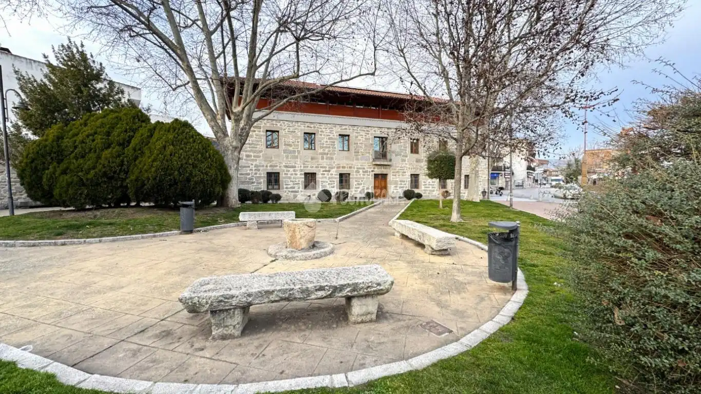 Vista exterior de Casa adosada en venda en Moralzarzal amb Calefacció, Terrassa i Piscina comunitària