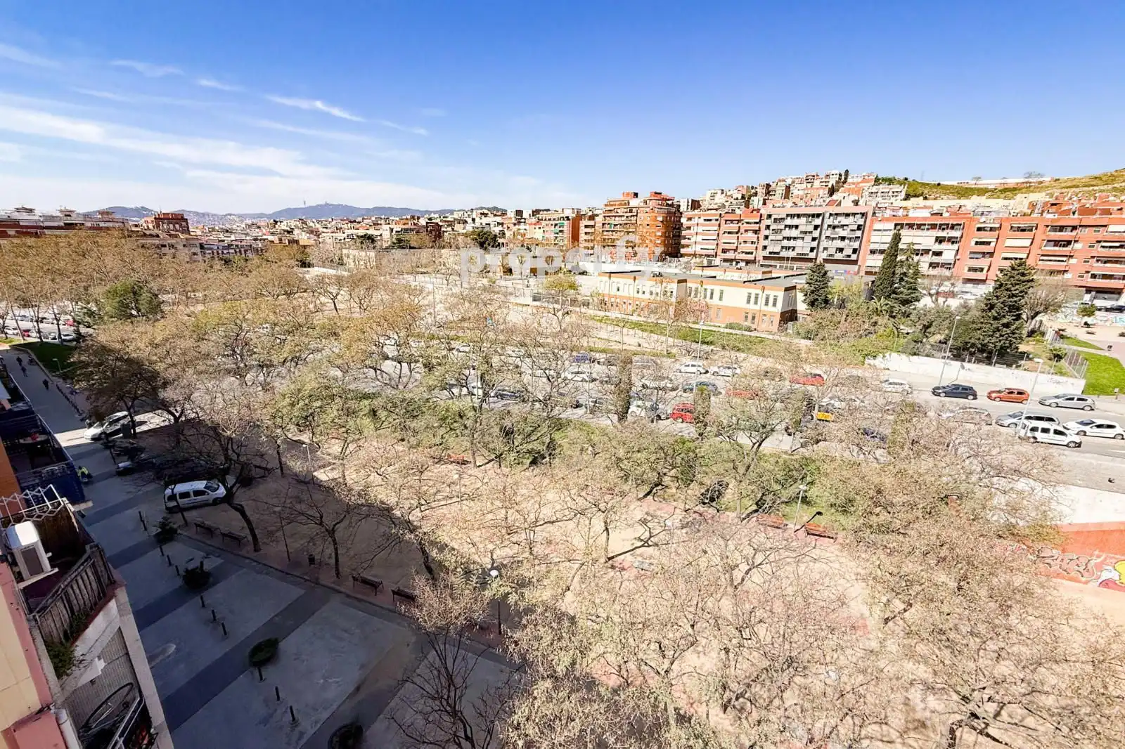 Außenansicht von Maisonette zum Verkauf in Badalona mit Klimaanlage, Heizung und Parkett