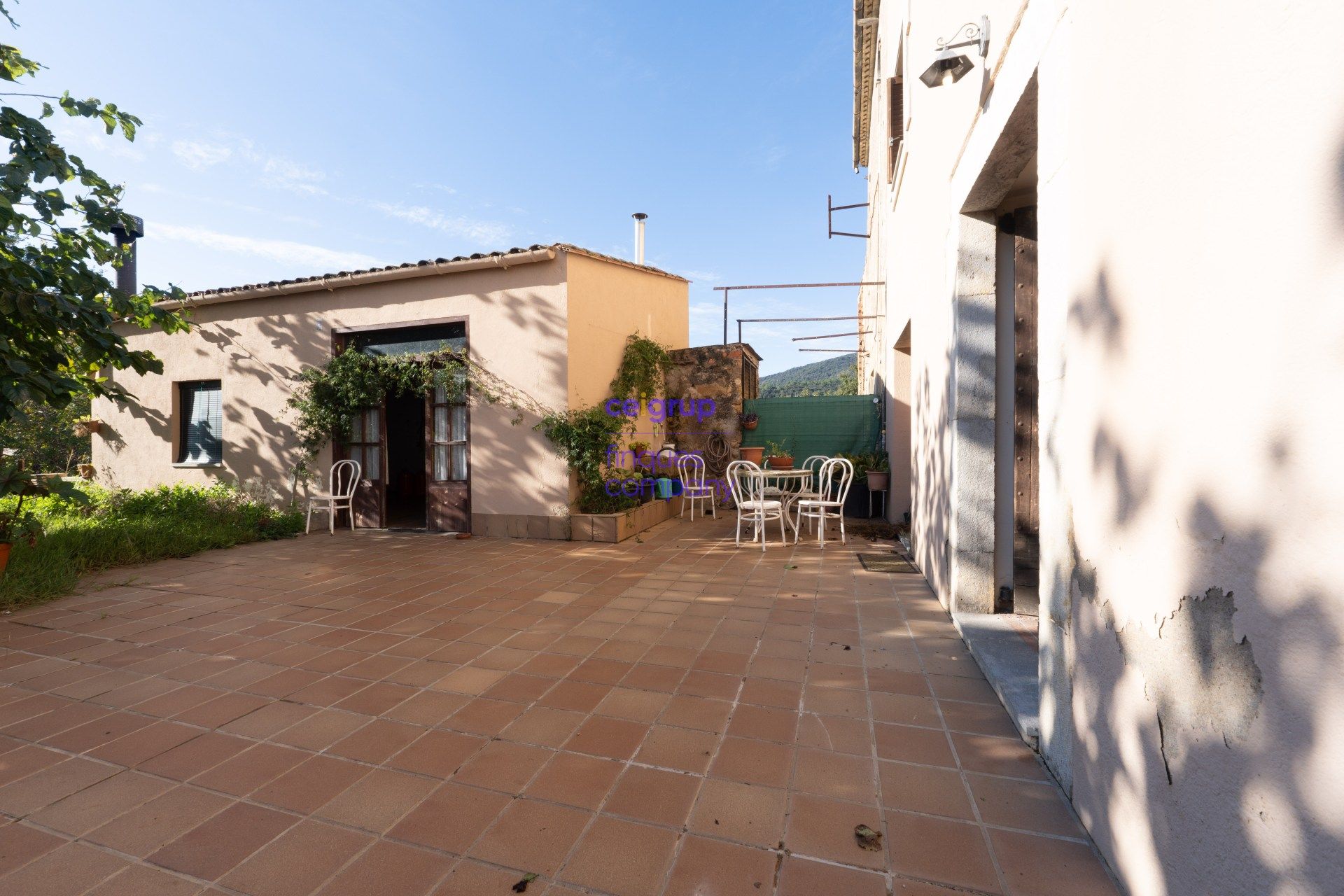 Jardí de Finca rústica en venda en Canet d'Adri amb Calefacció, Terrassa i Moblat