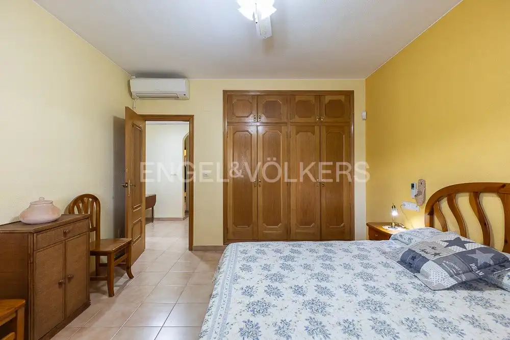 Habitación de Casa o chalet en venta en Alzira con Aire acondicionado, Calefacción y Jardín privado