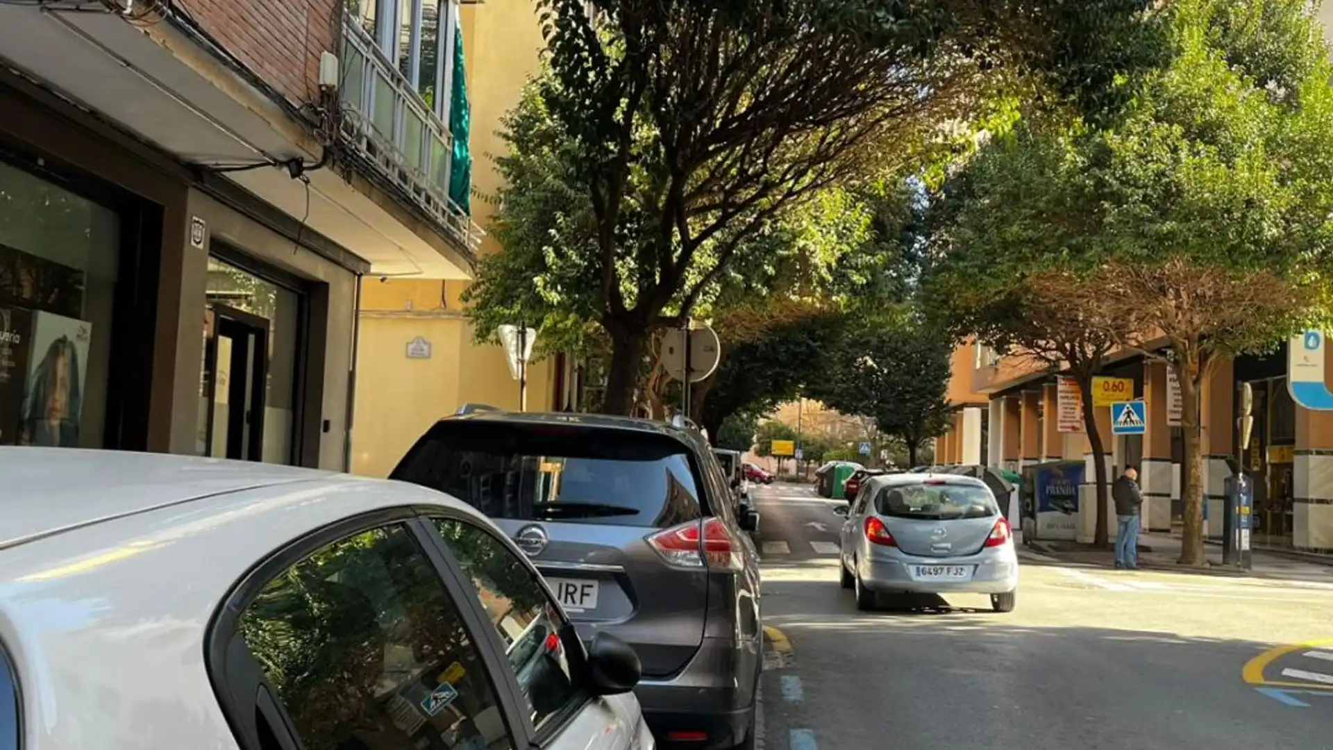 Vista exterior de Local de alquiler en  Granada Capital