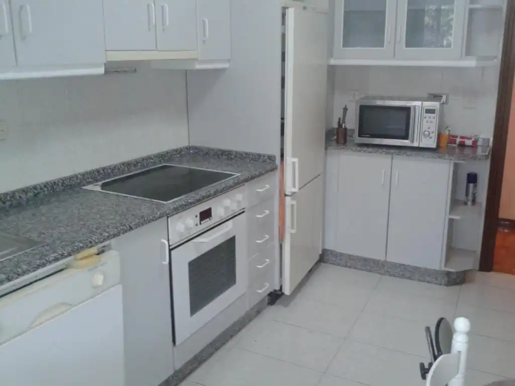 Küche von Wohnung zur Miete in Ourense Capital  mit Heizung, Parkett und Möbliert