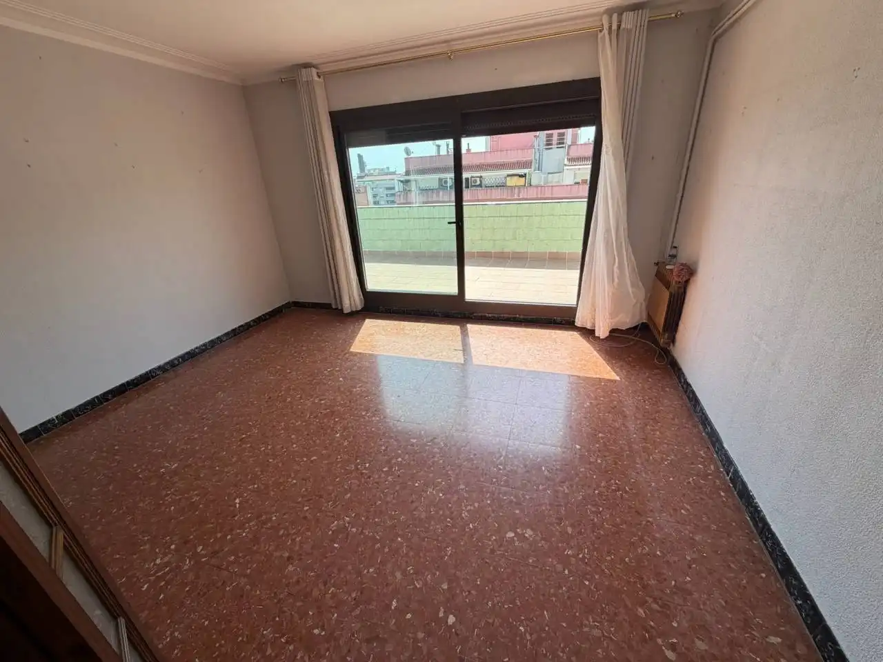 Vista exterior de Àtic en venda en Barcelona amb Terrassa i Balcó