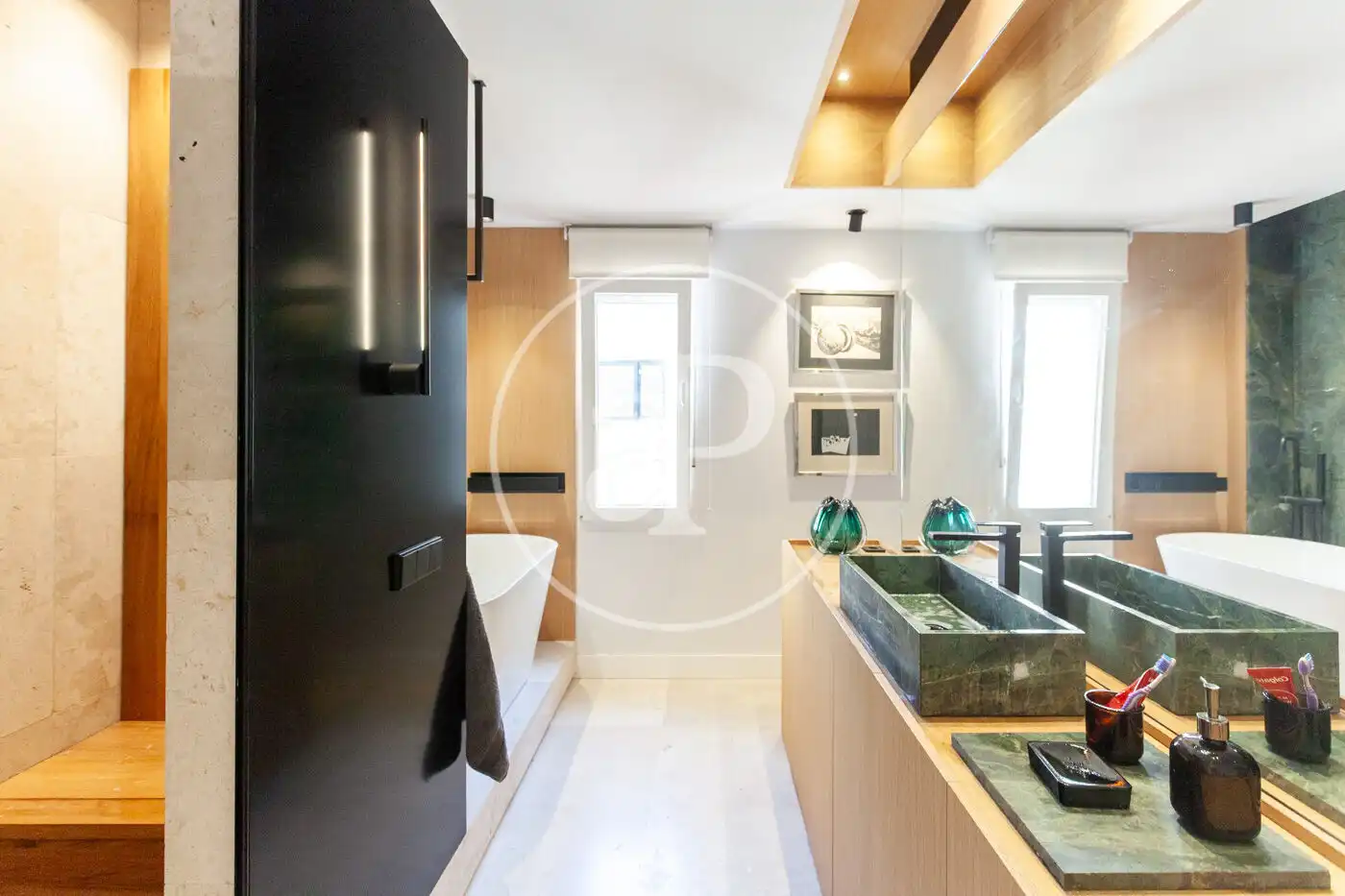 Bathroom of Flat for sale in Madrid  with Air Conditioner, Heating and Terrace